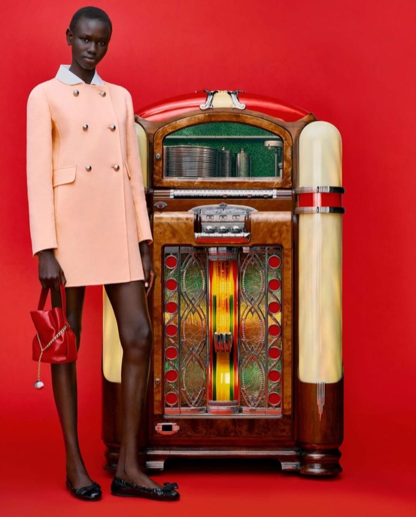 Prada 的懷舊耶誕00001 - 報新聞 Mega News