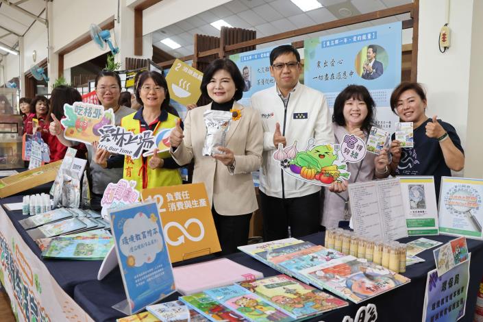 防災教育科技中心、環保局及消防局於活動會場設攤宣導