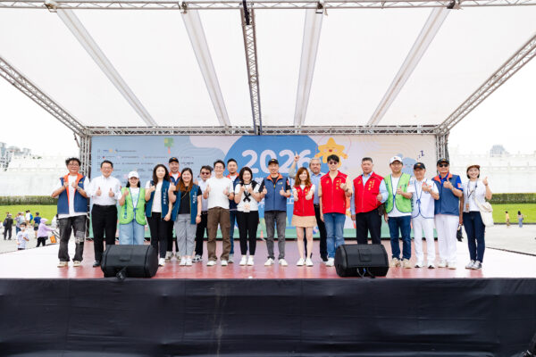 多位貴賓蒞臨現場支持，包含臺北市政府教育局體育及衛生保健科 吳俊賢候用校長、臺北市政府體育局 游竹萍局長、台北市國中學生家長會聯合會副總陳立婷以及總召鄭怜僡、台北市國小學生家長會聯合會副總會長 洪鈺凱、戴妘冰以及陳建甫、東杰生醫有限公司 陳夢琦執行長。圖/主辦單位