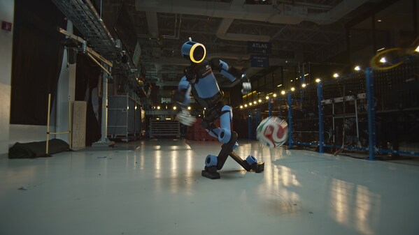 Hyundai Motor 推出由 Boston Dynamics Atlas 擔綱演出的「School of Football」宣傳活動，迎接 FIFA World Cup 2026™